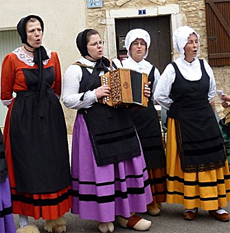 Costume XIXeme siècle Costume XIXeme siècle